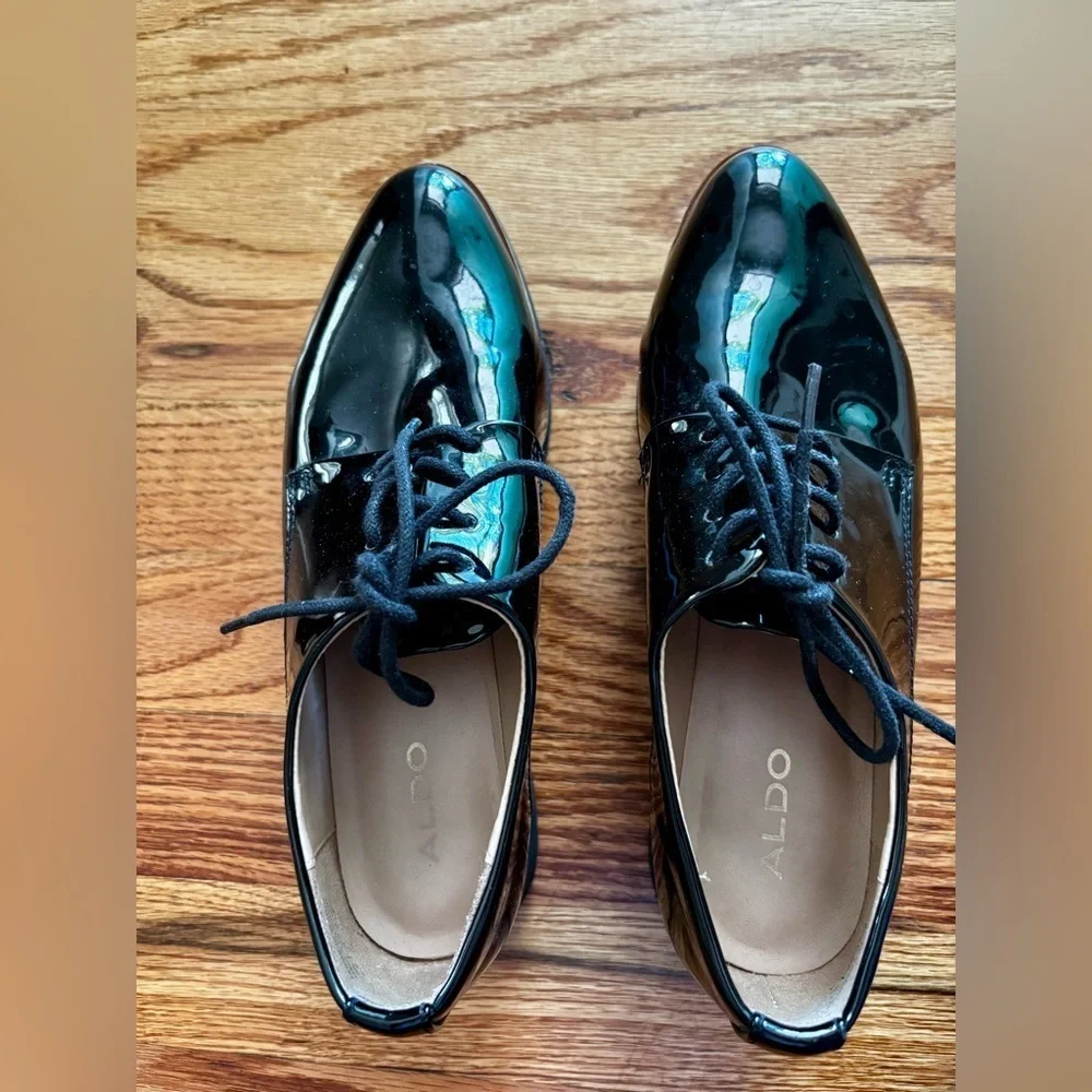 Aldo Platform Black Patent Oxfords - size 6.5